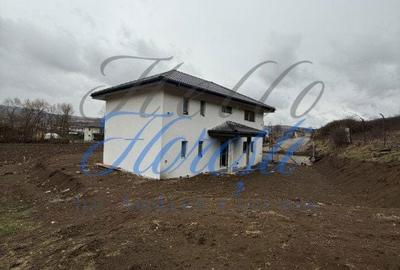 Casă cu 4 camere cu Teren 600 Mp în Gruia - 1