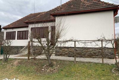 Casă cu 4 camere cu Teren 140 Mp în Central - 2