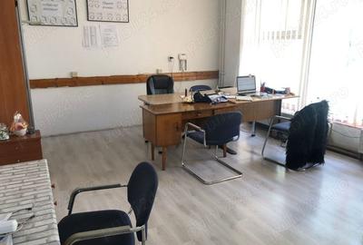 Spațiu comercial, de 25 mp, în Central - 10