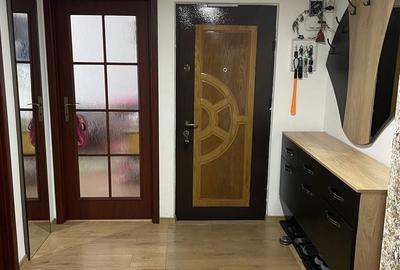 Apartament cu 3 camere decomandat în Central - 1