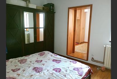 Casă cu 4 camere cu Canalizare în Central - 5