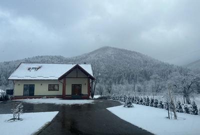 Casă cu 4 camere în Văleni-Stânișoara - 2