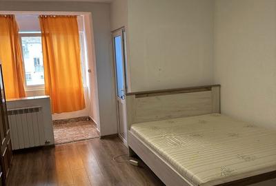Garsonieră decomandată în Central - 1