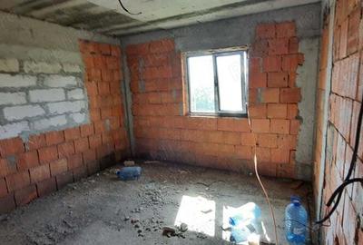 Casă cu 4 camere cu Teren 750 Mp în Novaci - 4