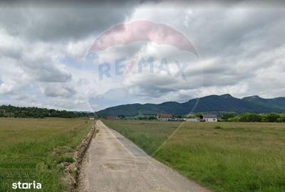 Teren de 2100 mp, în Central - 5