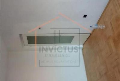 Apartament cu 3 camere în Central - 1