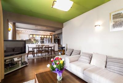 Apartament cu 4 camere decomandat în Central