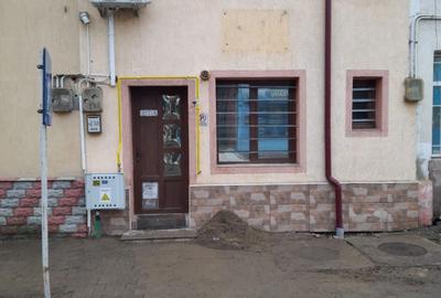 Spațiu comercial, de 36 mp, în Central - 8