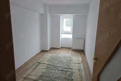 Apartament cu 3 camere decomandat în Centrul Civic - 2