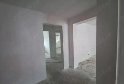A 36 Apartament modificat , Cora ,etajul 1 ,confort 1 ,cu balcon inchis ?i centrala ,3 camere , - 4