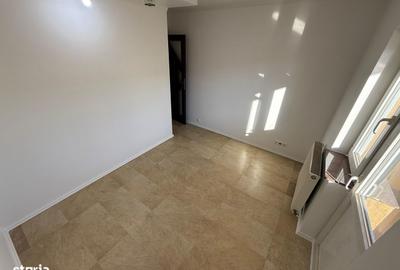 Apartament cu 4 camere în Central - 1