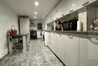 Casă cu 4 camere cu Teren 668 Mp în Central - 1