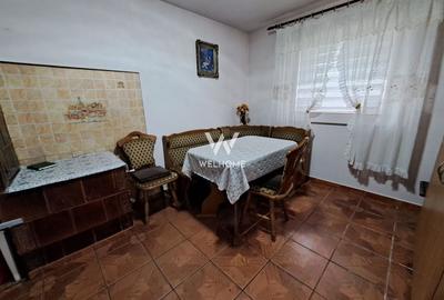 Casa la pret de apartament - 4 camere, baie, curte - 13