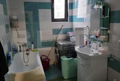 Apartament cu 3 camere semidecomandat, mobilat în Lunca Cetățuii