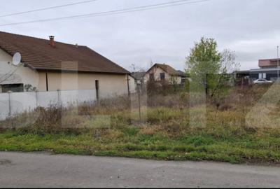 Teren de 438 mp, în Micești