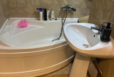 Casă cu 7 camere cu Teren 1200 Mp în Cârcea - 4