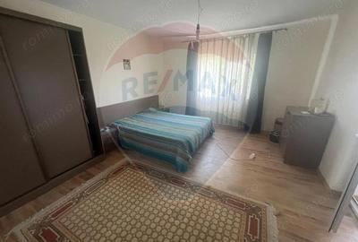Casă cu 6 camere cu Teren 740 Mp în Jorăști - 8
