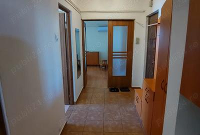 Se ofera spre vanzare zona vest 9 mai - 3