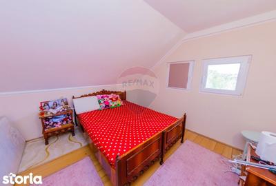 Casă cu 5 camere cu Teren 1133 Mp în Groși - 19