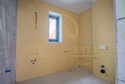 Apartament cu 3 camere decomandat în Km 5 - 25