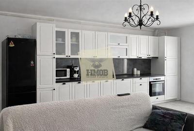 Apartament cu 3 camere decomandat, mobilat în Central