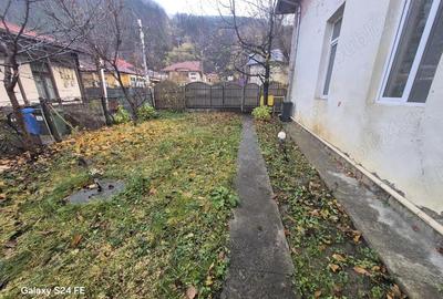Casa de vanzare ideala pentru locuin?a sau clinica! - 4