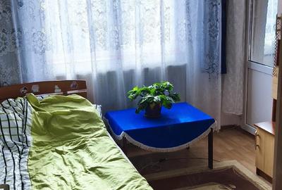 Apartament cu 3 camere semidecomandat în Central - 1