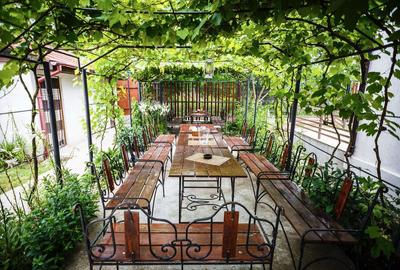 Casă cu 4 camere în Central - 2