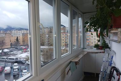 Apartament cu 2 camere decomandat în Florilor