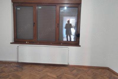 Dau in chirie pt firme casa 3 camere, garaj, curte gradina zona Unic - 3