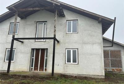 RECO casa Inand la rosu cu teren imens - 2