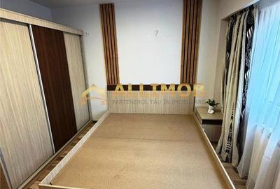 Apartament cu 2 camere decomandat în Republicii