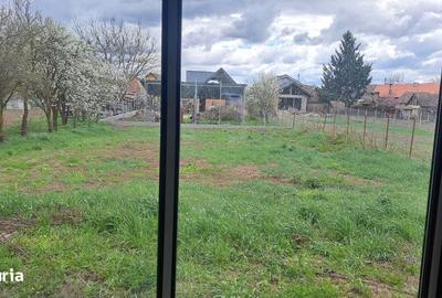 Casă cu 4 camere cu Teren 300 Mp în Acățari - 3