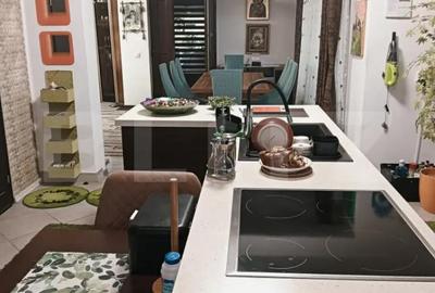 Casă cu 5 camere cu Teren 1280 Mp în Central - 9