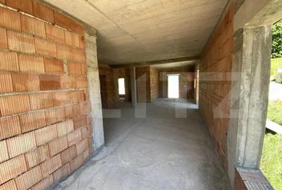 Casă cu 3 camere cu Teren 500 Mp în Central - 2