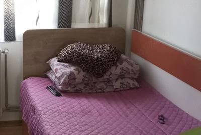Apartament cu 2 camere nedecomandat în Tractorul - 4