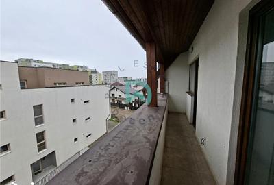 Apartament cu 3 camere decomandat în Tractorul - 3