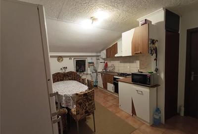 Apartament cu 3 camere decomandat, mobilat în Dâmbovița - 11