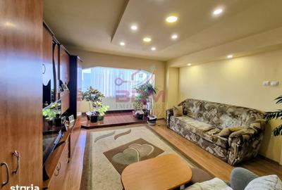 Apartament cu 2 camere decomandat în Micro 1 - 10