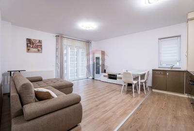 Apartament cu 3 camere decomandat, mobilat în Tractorul