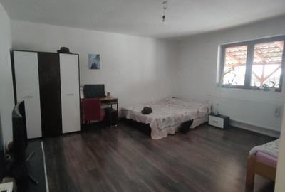 Casă cu 3 camere cu Teren 800 Mp în Central - 2