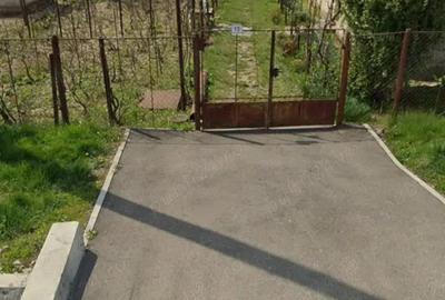 Casa cu teren de vanzare