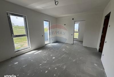 Casă cu 4 camere cu Teren 300 Mp în Central - 3