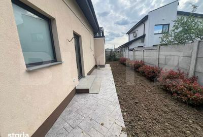 Casă cu 4 camere cu Teren 370 Mp în Malu Mare - 16