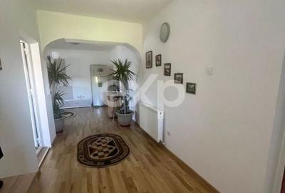 Casă cu 3 camere cu Teren 300 Mp în Bradu - 2