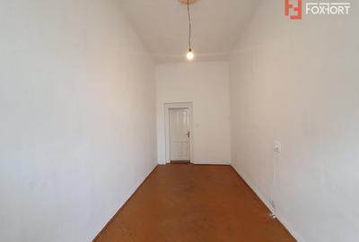 COMISION 0% Apartament cu 4 camere decomandat, la curte comuna - zona Fabric - 10