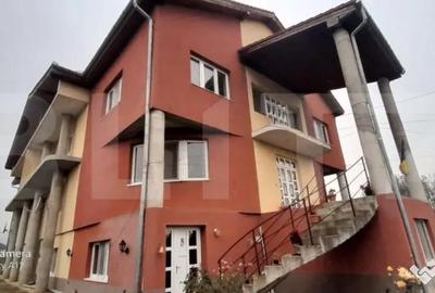 Casă cu 16 camere cu Teren 1400 Mp în Central - 5
