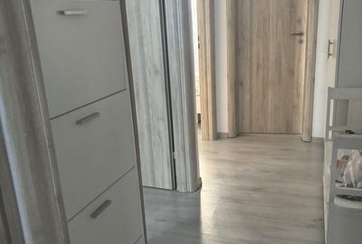 Apartament cu 3 camere decomandat în Roșu - 1