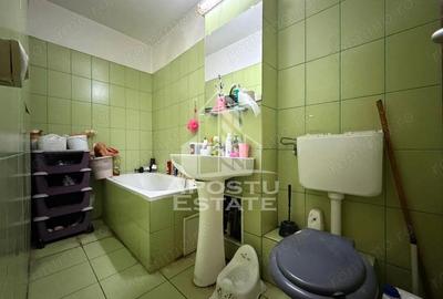 Apartament cu 5 camere, 2 bai, decomandat, centrala zona Girocului - 1