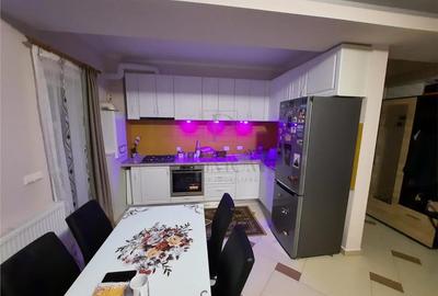 Apartament cu 2 camere semidecomandat, mobilat în Giroc